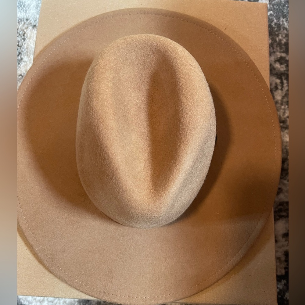 Cute hat - Picture 2 of 4